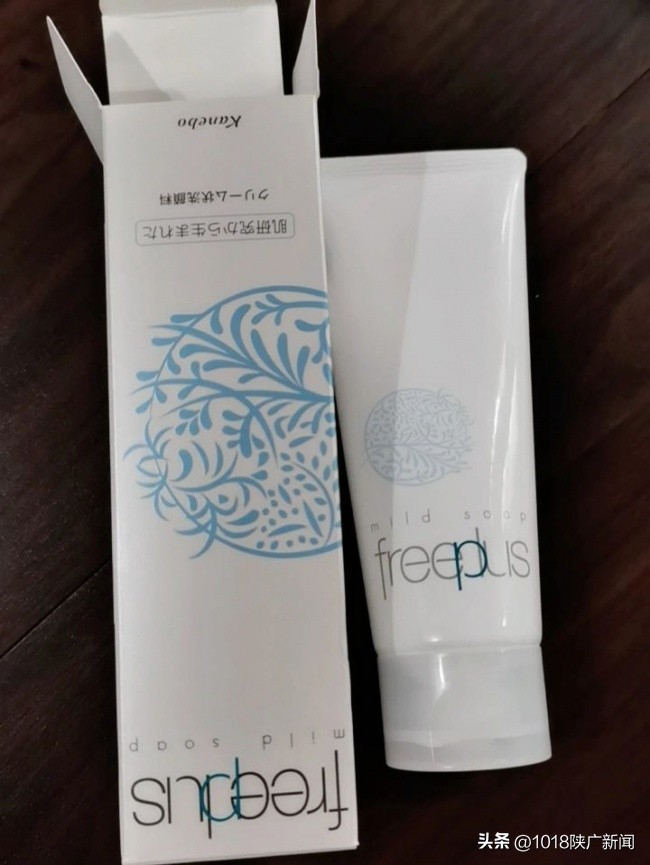 青少年闭口粉刺洁面选购攻略_痘痘肌改善方案_去闭口粉刺的洗面奶推荐